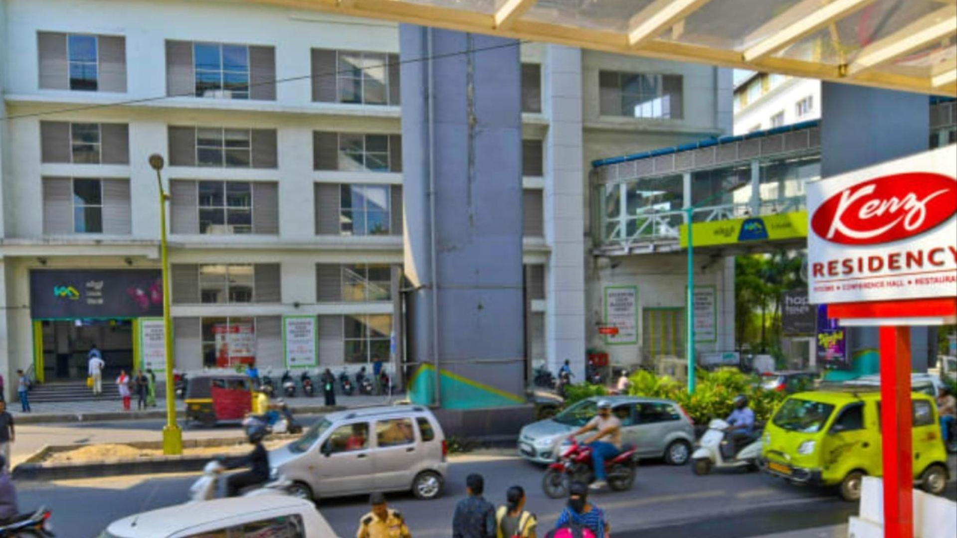 Hotel Kenz Residency Kochi Esterno foto