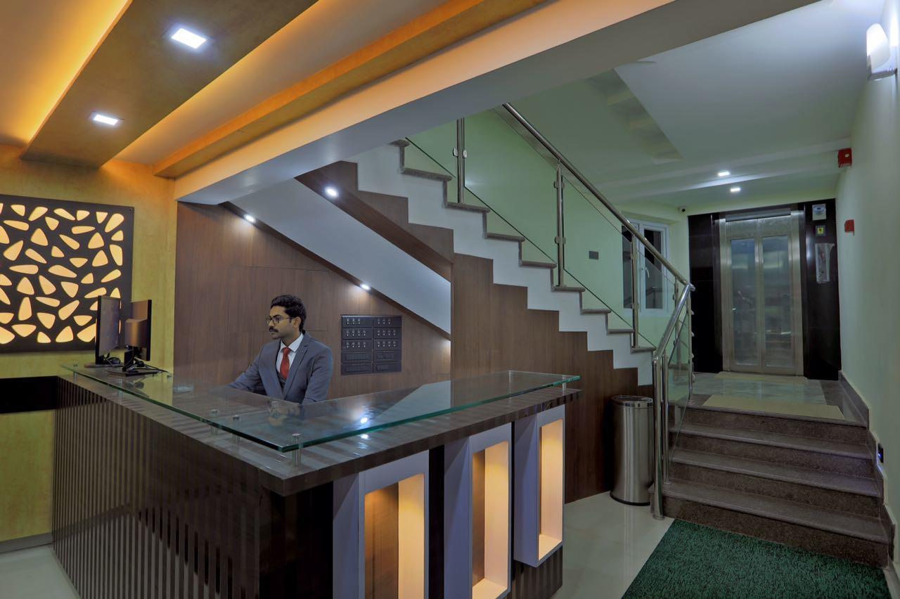 Hotel Kenz Residency Kochi Esterno foto