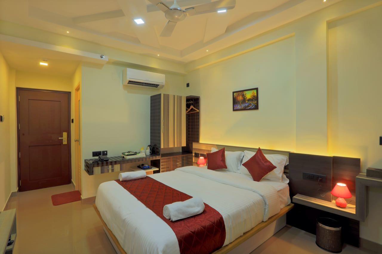 Hotel Kenz Residency Kochi Esterno foto